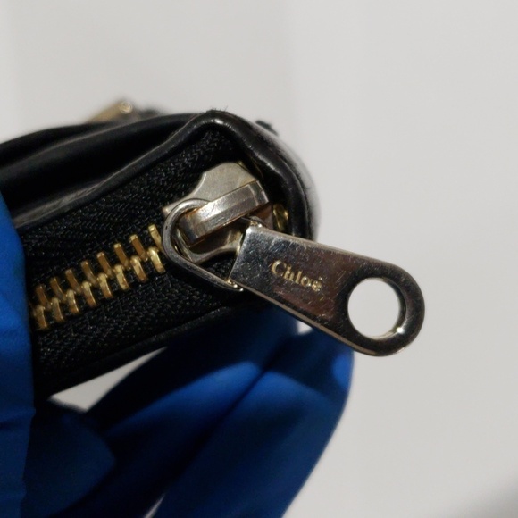 Chloé Black Leather Zip Wallet – Authentic Luxury with Silver Bow Accent 7.5x4" - Picture 5 of 17